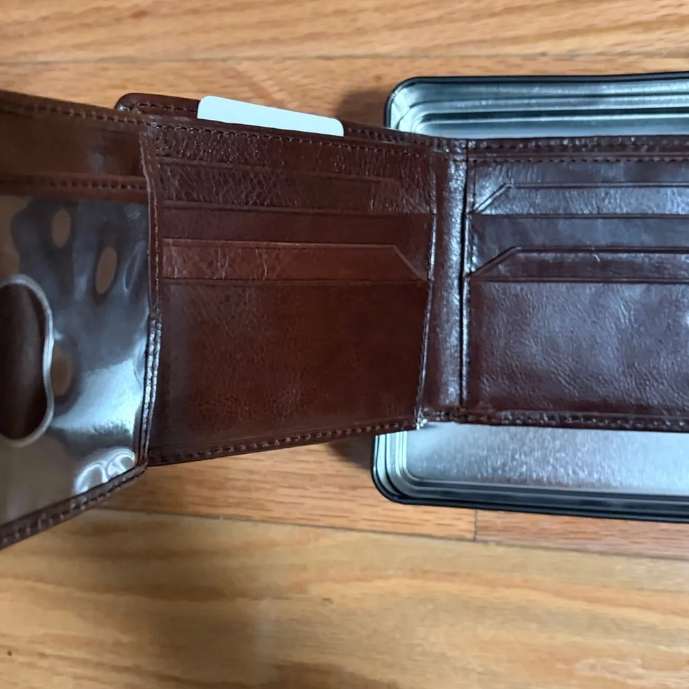 Fossil Dark Brown Checkered canvas flip Wallet - Picture 3 of 5